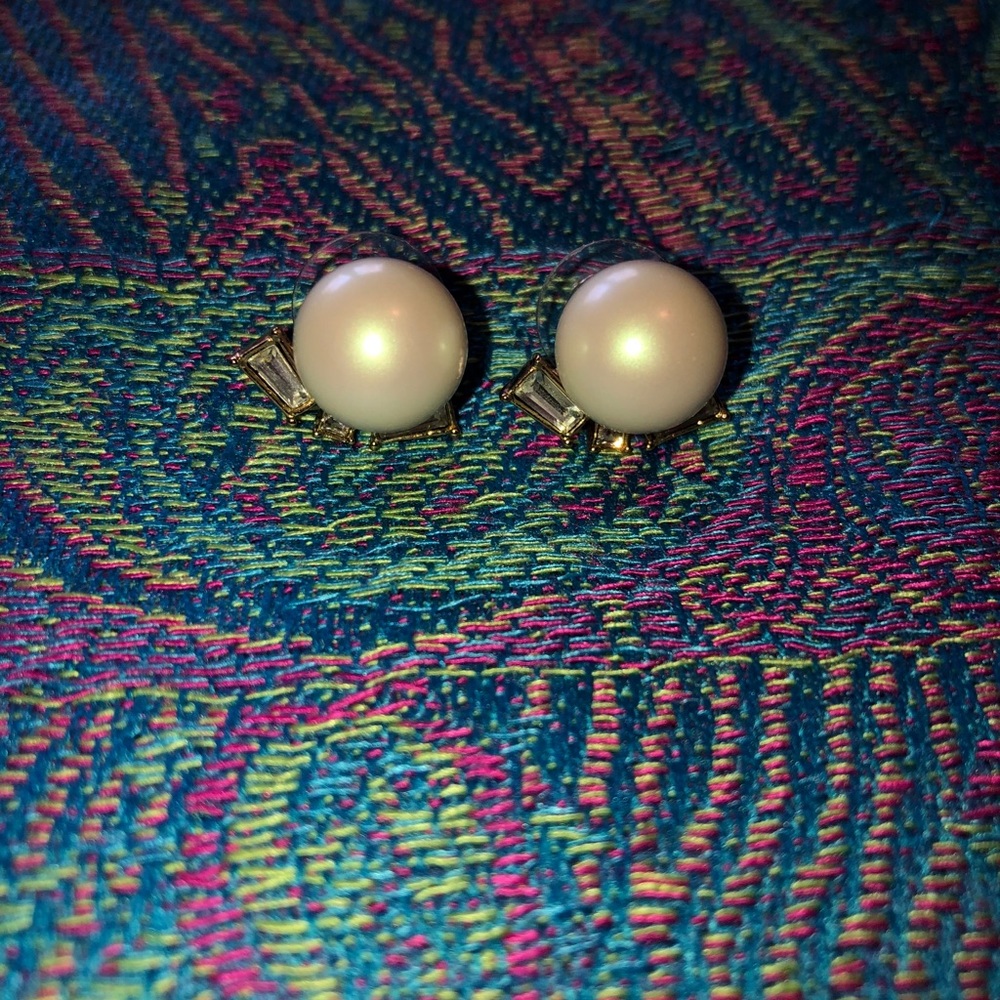Pearl and cz studs
